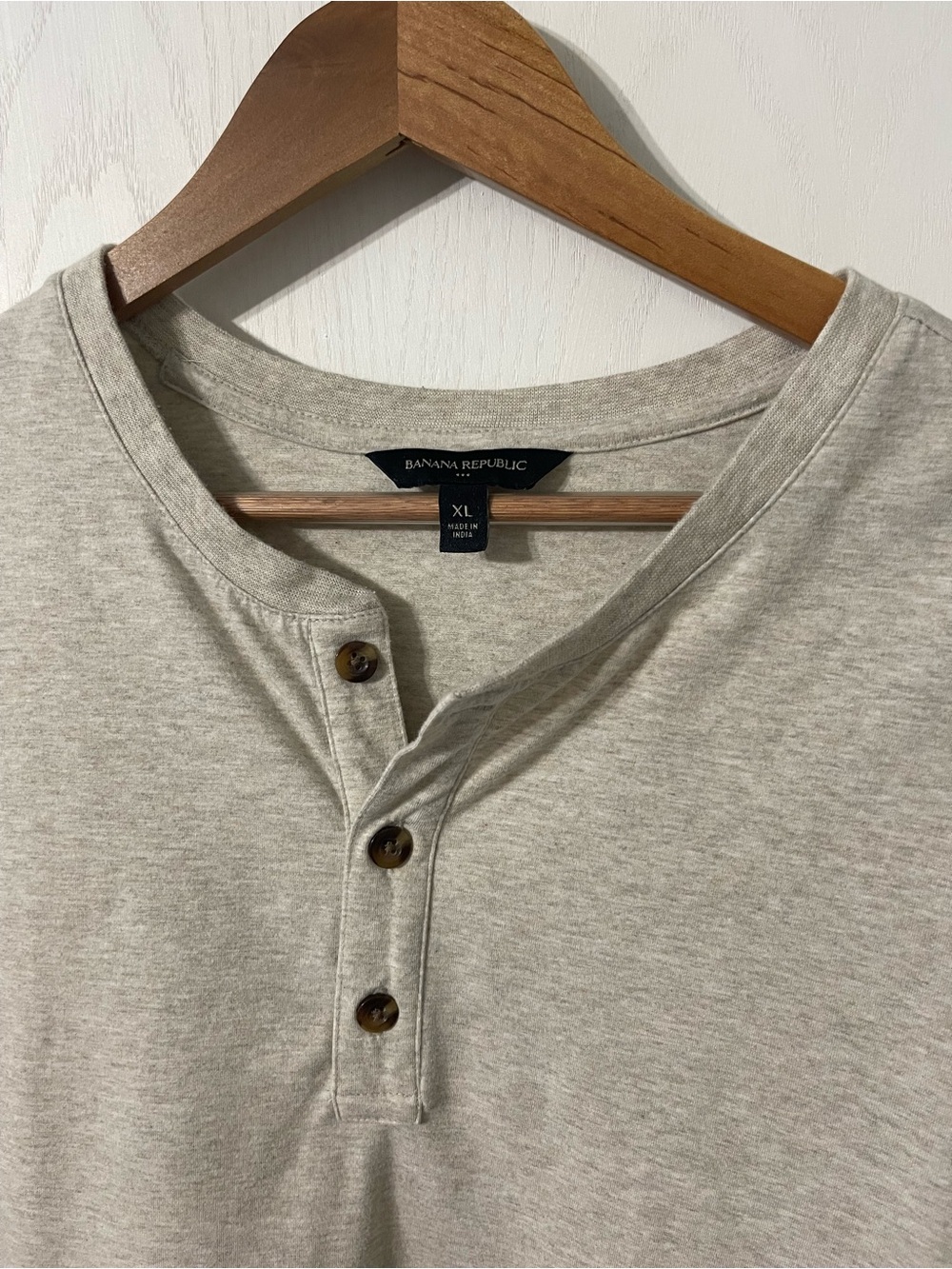 Banana Republic Men's Light Heather Gray Henley Long Sleeve